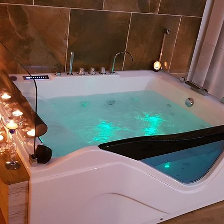 Love Room Jaccuzi Puisserguier Extérieur photo